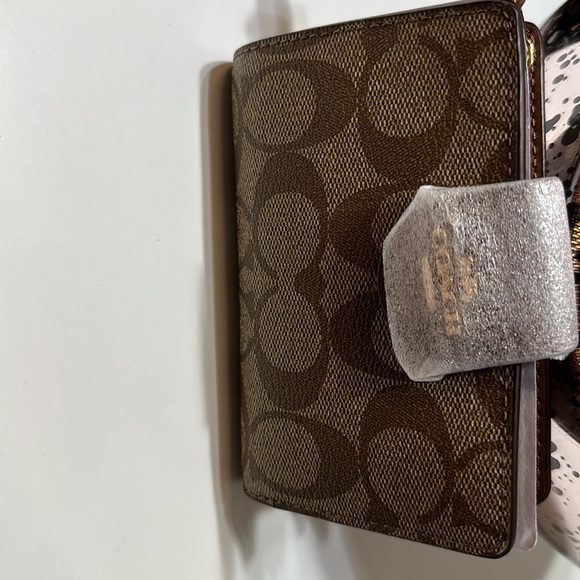 Coach Wallet - Picture 4 of 4